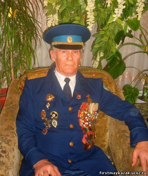 Генерал-майор В. Г. Бондарчук - Войсковой атаман Черноморского казачьего войска (с 19 мая 1992 года по 3 марта 1994 года).